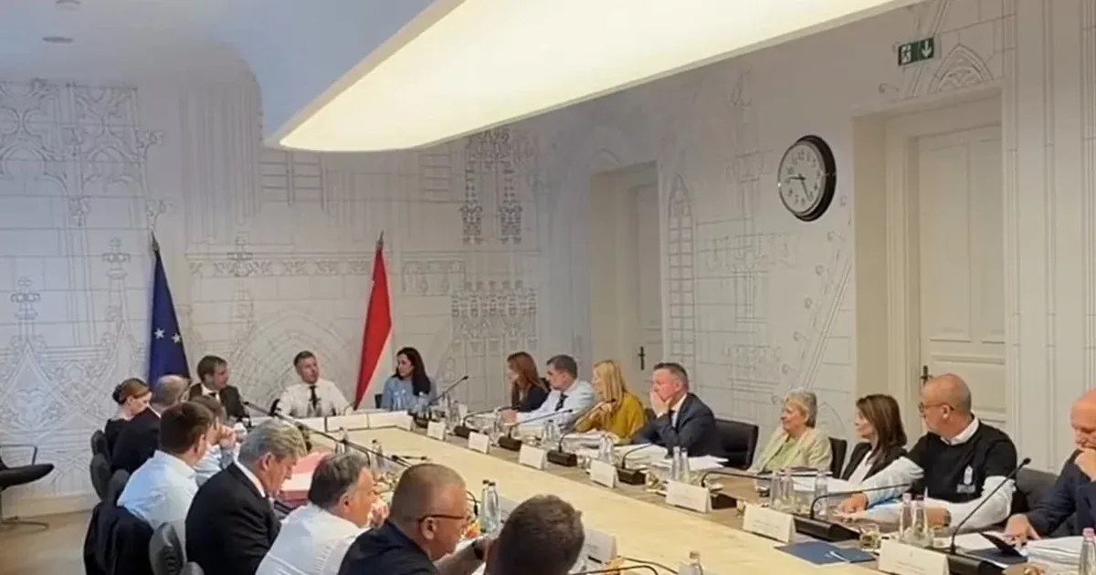 A kormány több mint negyven napirendi pontot tárgyalás alatt van A kormány több mint negyven napirendi pontot tárgyalás alatt van