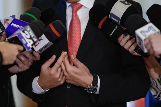 A szenátus is megszavazta a lebutított vagyonadatlapot, semmi érdemit nem láthatunk majd a politikusok vagyonából