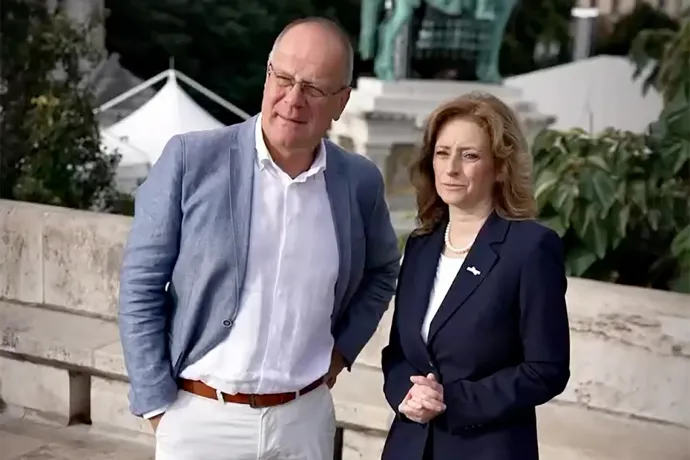 Bár a Fidesz egy része úgy csinál, mintha örülne neki, Pócs Jánosnak az MSZP szakadása jutott eszébe Navracsicsék akciózásáról