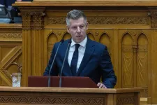 Magyar Péter bejelentette, január elsejétől 120 ezer forintra emelik az öregséginyugdíj-minimumot