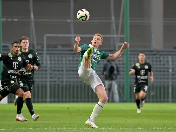 Csinger Márk, a Győr játékosa a labdarúgó Fizz Liga 8. fordulójában játszott ETO FC–Ferencvárosi TC mérkőzésen, a győri ETO Stadionban, 2025. szeptember 28-án – Fotó: Krizsán Csaba / MTI