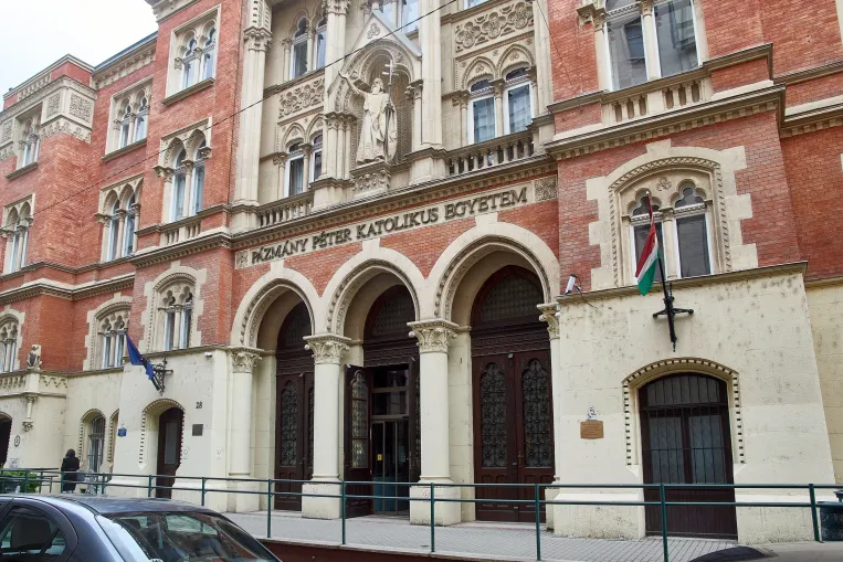„Szeretnék öt számot kapni, hogy majd melyiket tegyem felülre” – így zsírozta le a volt alkotmánybíró, hogy a diákja melyik tételt húzza a vizsgán
