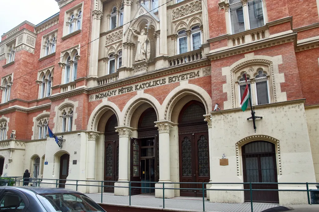 „Szeretnék kérni öt számot, hogy majd melyiket tegyem felülre” – így zsírozta le a volt alkotmánybíró, hogy a diákja melyik tételt húzza a vizsgán
