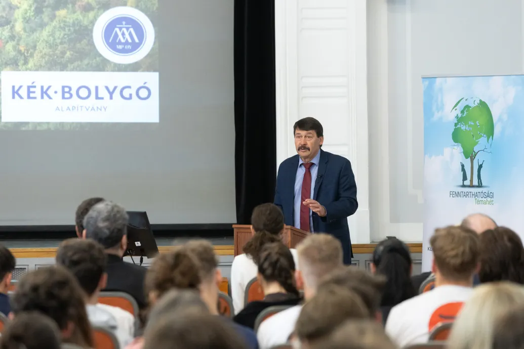 Perre megy az Áder-féle Kék Bolygó Alapítvány a Miniszterelnökséggel