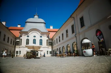Látványos eredményei is vannak a helyreállítási alapból finanszírozott felújításoknak, összegyűjtöttünk néhányat