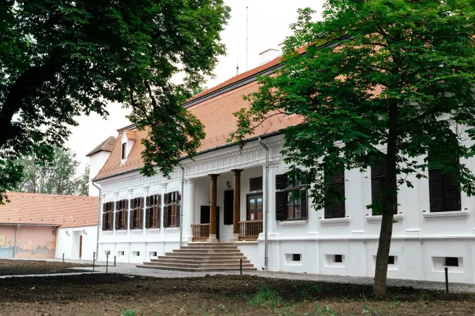Az oltszemi Mikó-kastély homlokzata – Fotó: Csulak Zoltán / Tamás Sándor Facebook-oldala