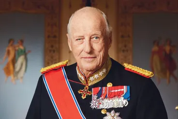 Meghalt V. Harald norvég király
