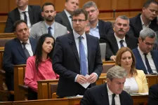 Az Alkotmánybírósághoz fordul a Fidesz-frakció, szerintük a Nemzeti Vagyonvisszaszerzési és Vagyonvédelmi Hivatal a „Tisza ÁVH”