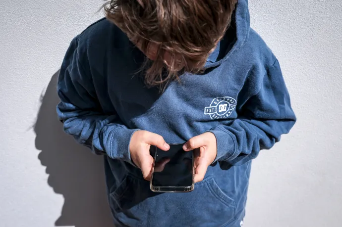 Az online magánüzeneteink egy része nem csak a címzetthez jut el. Miben érint a Chat Control 1.0 és kell-e tartanunk a Chat Control 2.0-től?