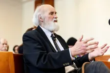 Iványi Gábor iskolájuk újranyitásáról: Érdemes megvárni, amíg a világ változik, kiállni, szólni