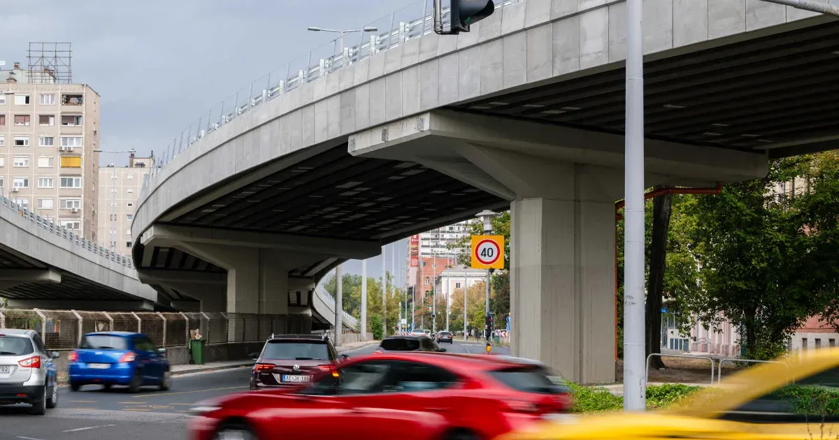 Megspórolt pénz és határidők: elkészültek a Flórián téri felüljárók – Budapest新しいタイトル: Flórián téri felüljárók: pénz és határidő megtakarítása