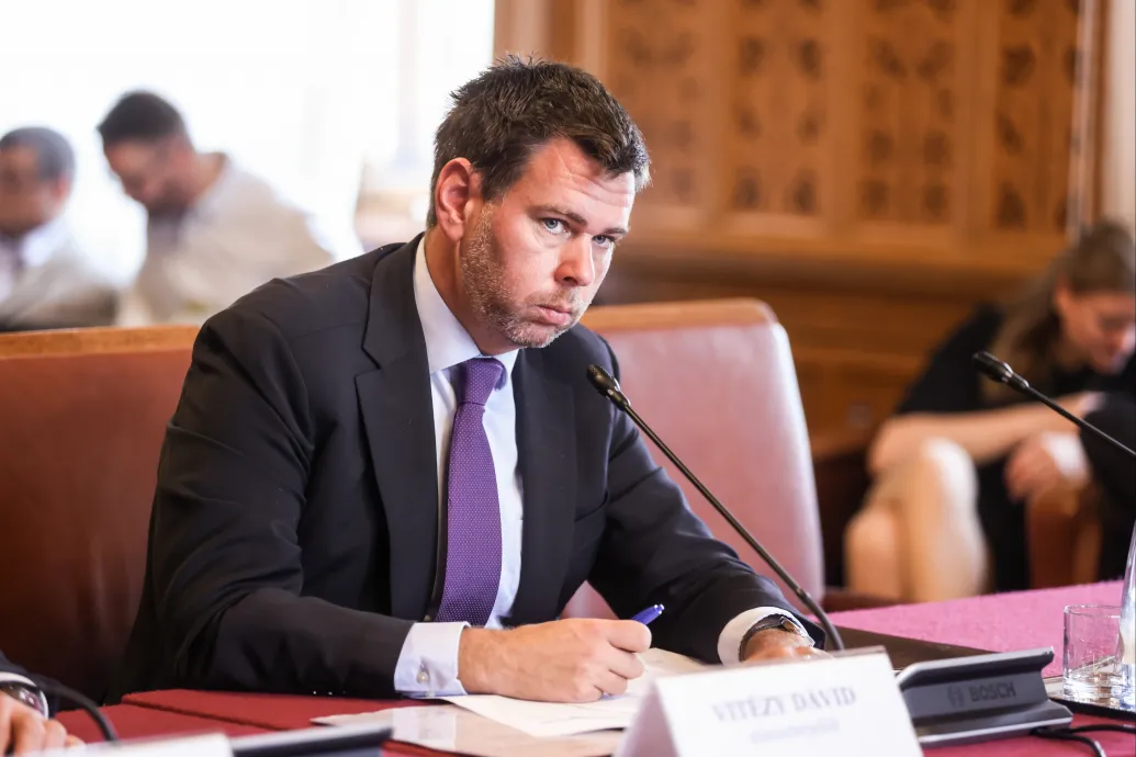 Vitézy: Őszintébb lett volna, ha „magánérdekű közvagyonkezelő alapítványoknak” nevezik el a kekvákat