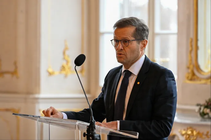 Sajnálja, de tiszteletben tartja a Nobel-díjas Krausz Ferenc lemondását a Corvin-láncról a testület