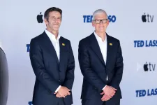 Új főnök váltja Tim Cookot az Apple-nél