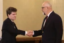Adevărul: Az RMDSZ bárkit megszavazna miniszterelnöknek, akit Nicușor Dan javasol