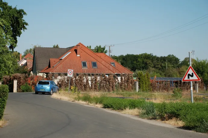 Napi száz kamionforduló Szeged egyik kertvárosában: 9 kilométerrel arrébb kezelhetik a BYD-gyár ipari hulladékát