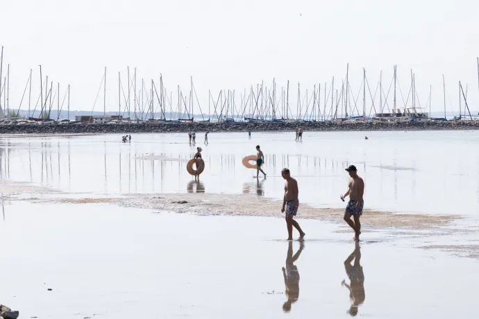 Homokpad a balatonfenyvesi strandon, 2026. augusztus 3-án – Fotó: Bődey János / Telex
