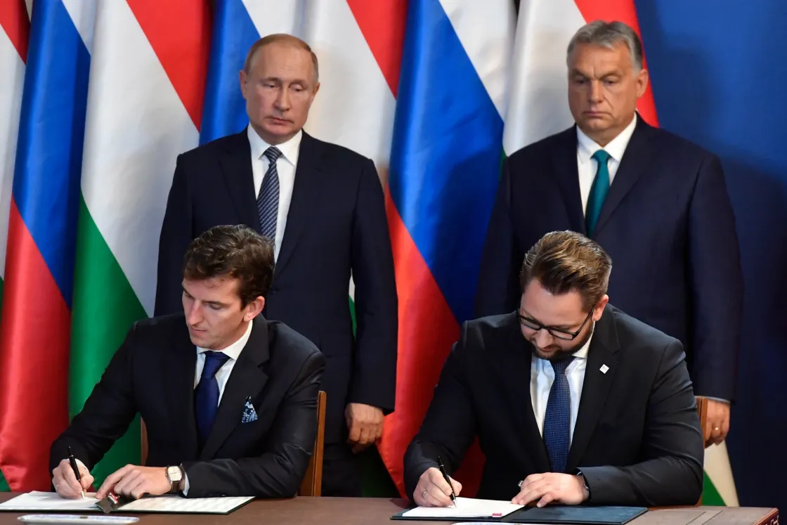 Magyar állami hitelekből vittek orosz projekteket, most milliárdos kötelezettségeken ülnek