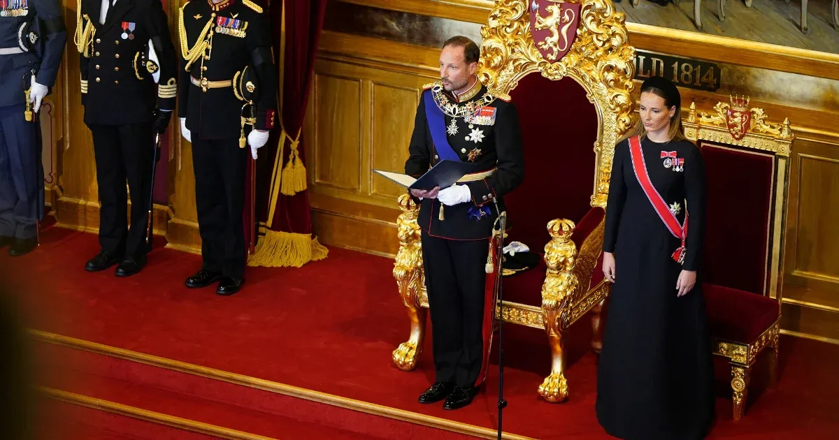 VIII. Haakon norvég király esküt tett a parlament előtt