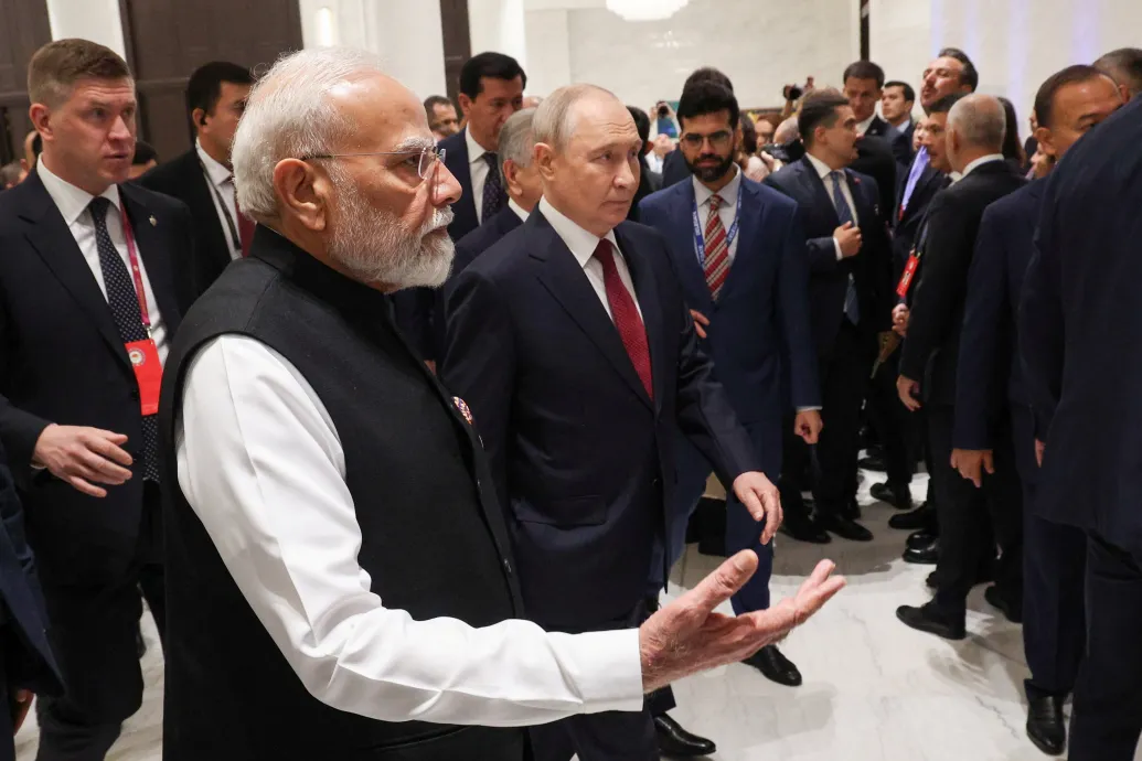Modi arra kérte Putyint, az emberiség érdekében hagyja abba a háborút, az orosz elnök láthatóan feszült volt ettől