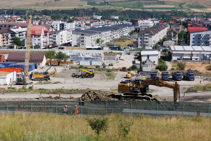 A kolozsvári metró szászfenesi munkatelepe 2025 júliusában, ahol azóta sem történt semmiféle érdemi előrelépés – Fotó: Gozner Gertrud / Transtelex