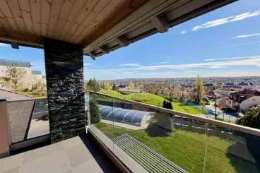 Termálvíz, hegyek és panoráma: ezen a vidéken a luxi ház csak a kezdet