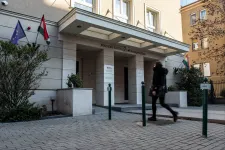 105 millió forintot keresett tavaly Schadl György felesége a végrehajtói irodájából