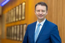 A liberális kormányfőjelölt is beszólt a PSD-nek, mert átjátszotta a parlamenti tisztségeket a szélsőjobbnak