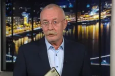 Folytatódott az M5-ön Gulyás István konteós műsora, az Ez itt a kérdés