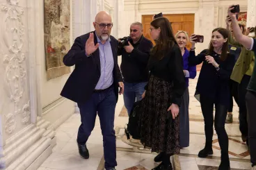 Forrnak az indulatok az RMDSZ és az AUR közös parlamenti szavazása miatt: egyetlen háznagyi székért legitimálták a szélsőjobbot