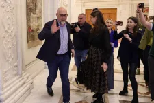 Forrnak az indulatok az RMDSZ és az AUR közös parlamenti szavazása miatt: egyetlen háznagyi székért legitimálták a szélsőjobbot