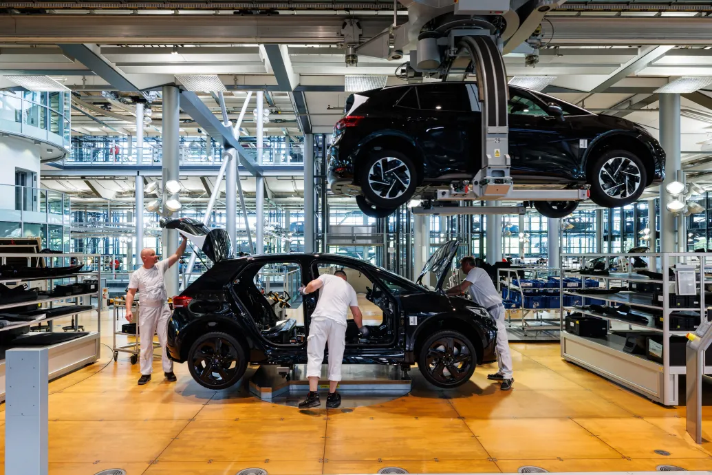 50 ezer dolgozóját küldi el a Volkswagen
