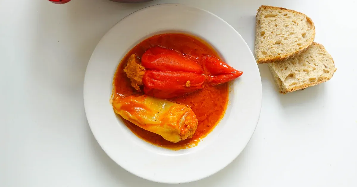 A töltött paprika gasztrotörténete: az ősi recepttől a modern változatig A töltött paprika gasztrotörténete: az ősi recepttől a modern változatig