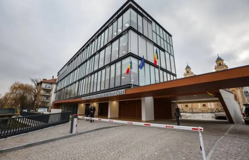 Kiborult a bili, miután a Kolozs Megyei Tanfelügyelőség kötelezőnek hangzó meghívót küldött a tanévnyitó istentiszteletre