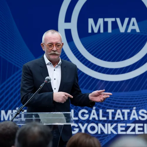 Felmentették a munkavégzés alól Gulyás Istvánt, az M5 csatornaigazgatóját, többszöri szabályszegés után