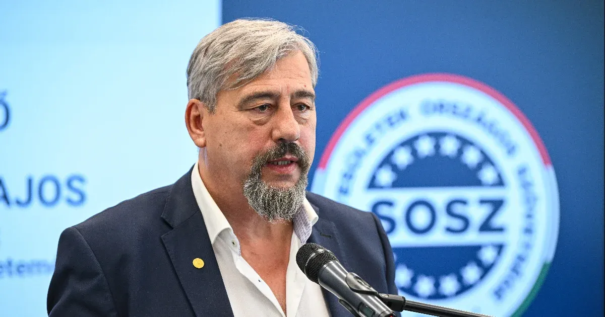Mocsai Lajos távozik a Testnevelési Egyetem alapítványának éléről Mocsai Lajos távozik a Testnevelési Egyetem alapítványának éléről