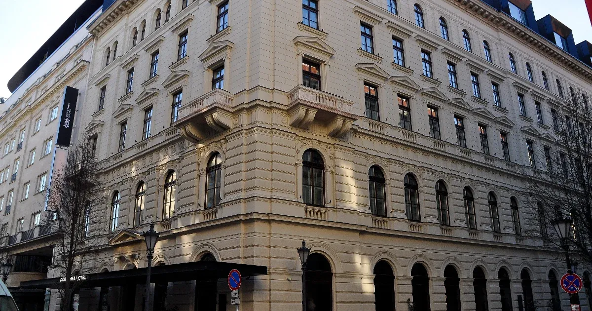 Külügyi vendégek megszálltak egy Tiborcz István hotelében