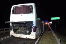 Elütött egy birkát egy lengyel turistákat szállító busz Zalalövőnél, aztán nekiment egy teherautó