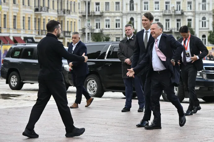 Megérkezett az amerikai delegáció Kijevbe, hogy Zelenszkijjel tárgyaljon