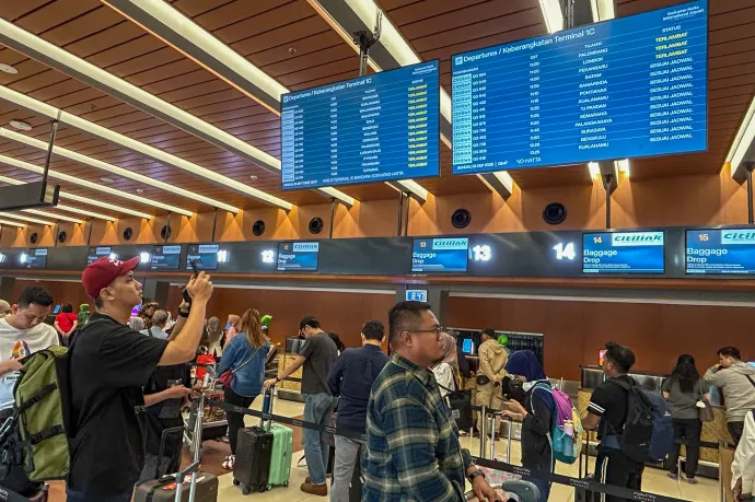 170 ezer légi utas ragadt Indonéziában egy vulkánkitörés miatt