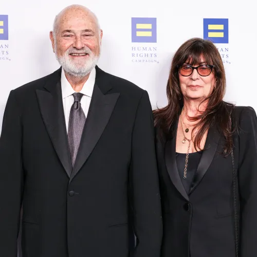 Posztumusz Emmy-díjat nyert Rob Reiner A mackó című sorozatért