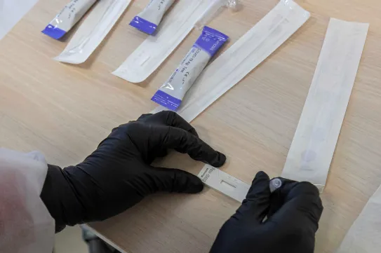 Hungarian Ministry of Foreign Affairs bought rapid tests at triple the price during COVID-19 pandemic, memo says