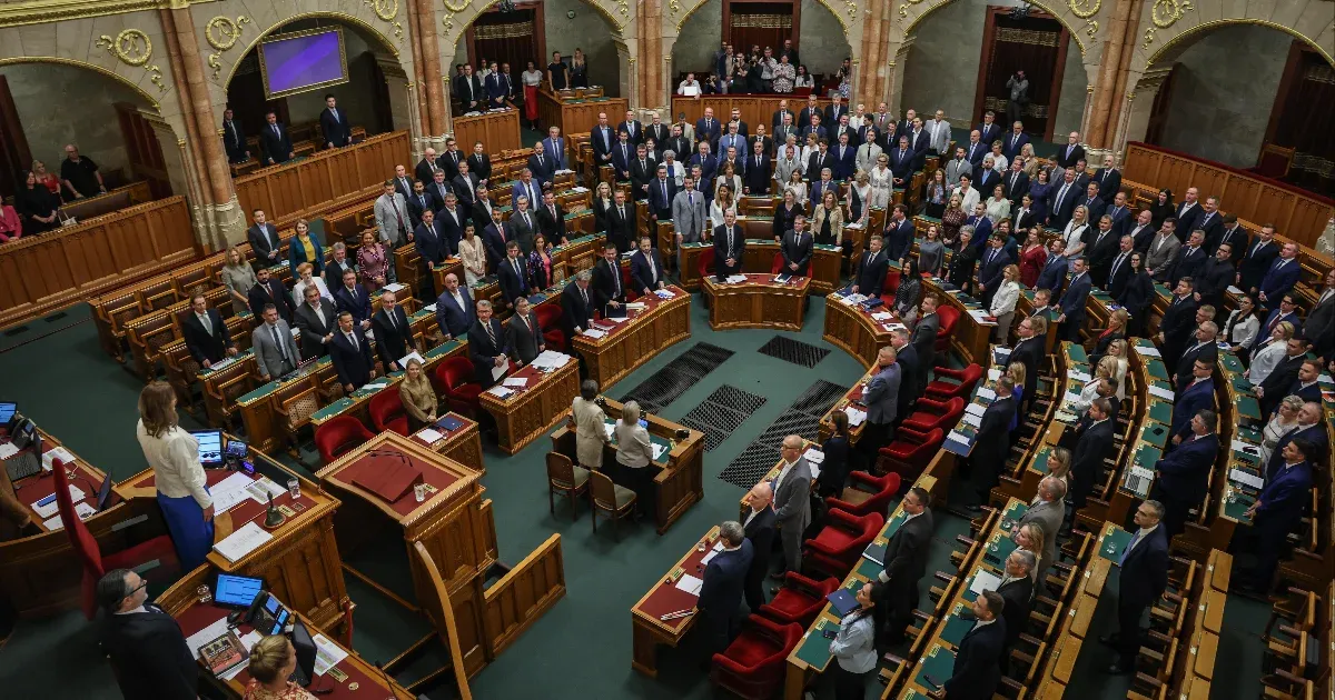 Ne féljetek 2.0 – Tüntetés a Tisza kormánnyal szemben a Kossuth téren Ne féljetek 2.0 – Tüntetés a Tisza kormánnyal szemben a Kossuth téren