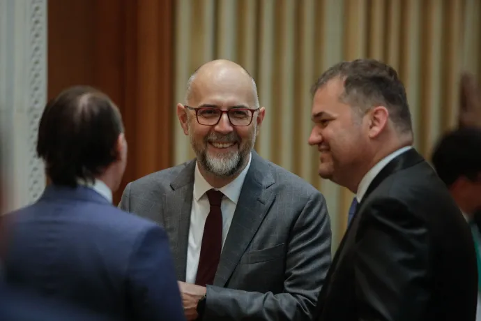 Még mindig a jelentéktelen kényszerhelyzetről