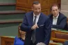 Magyar Péter reagált arra, hogy Toroczkai László leféregezte a parlamentben