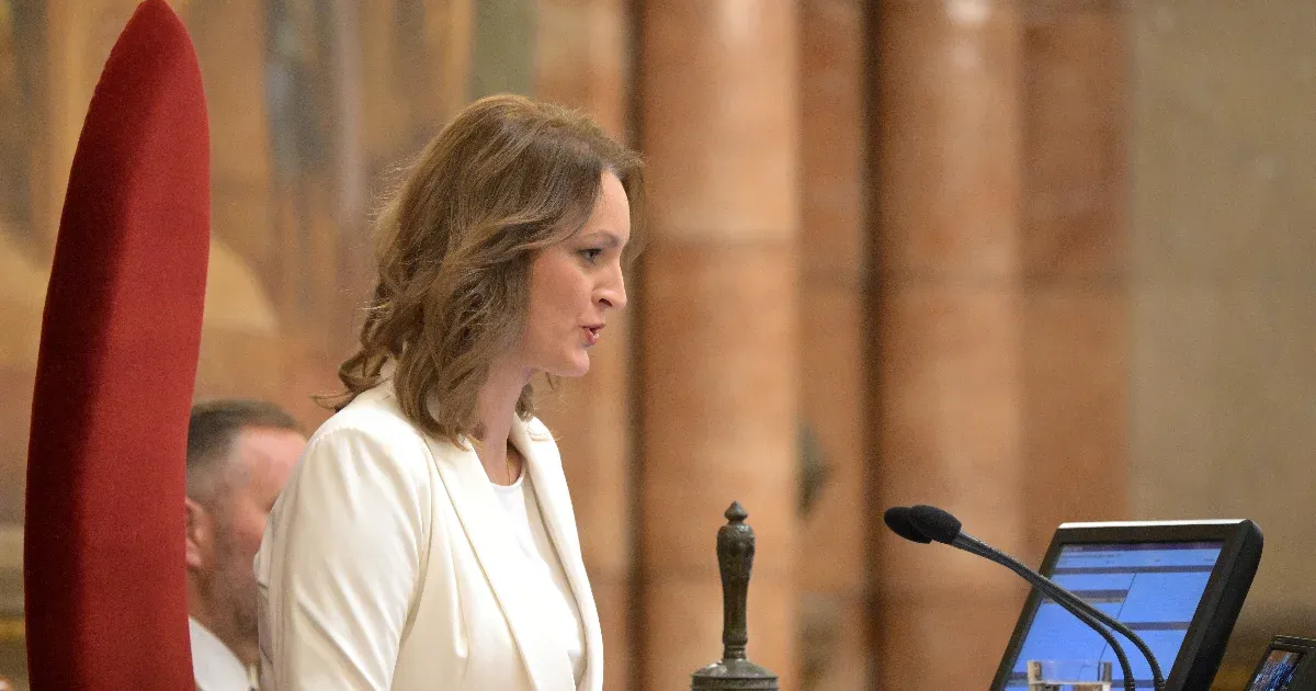 Toroczkai Lászlót kitiltják a parlamentből a hétfői megnyilvánulásai miatt