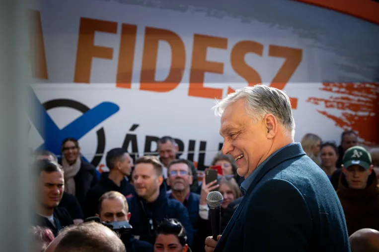 Észbe kapott a Fidesz, mégis használnák a párt nevét még egy darabig
