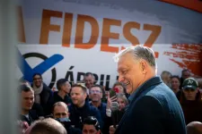 Észbe kapott a Fidesz, mégis használnák a párt nevét még egy darabig