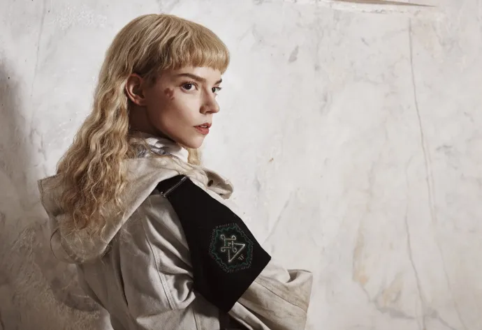 Anya Taylor-Joy a Kiválasztottakban – Fotó: Kim Chapiron / Netflix