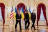 Egy haszna már volt Kijevnek abból, hogy először látogatott oda Trump két békekövete